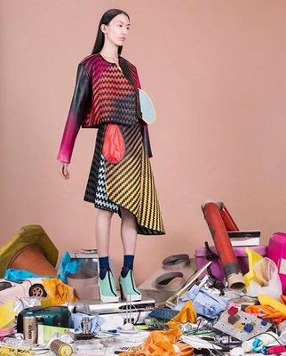 从旧布到新潮 区块链技术如何重塑时装产业的回收布料生态